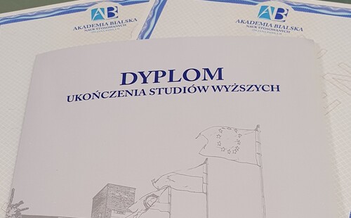 Dyplom kolekcjonerski z wpisem Dyplom ukończenia studiów cena